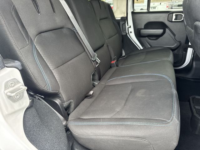 Used 2022 White Jeep Unlimited Rubicon 4xe image 36