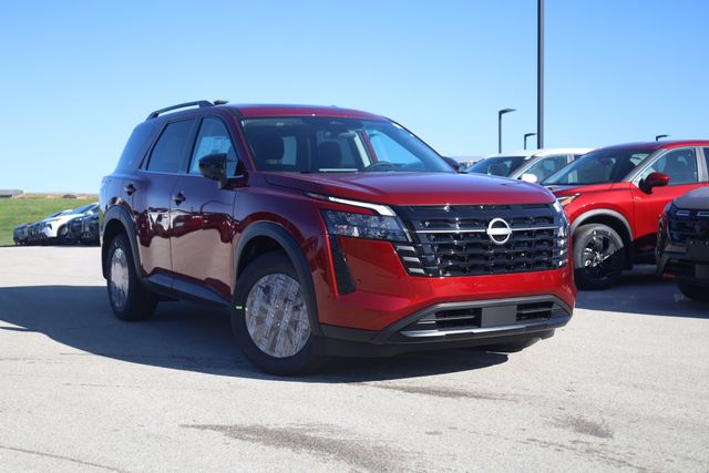 View vehicle photo 2