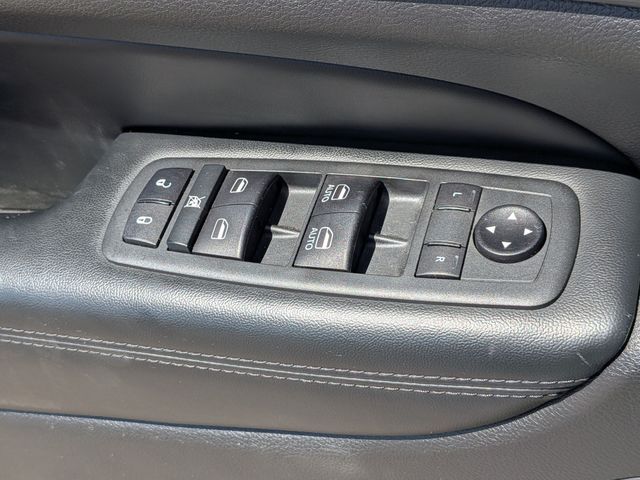 2020 Jeep Grand Cherokee - Image 16