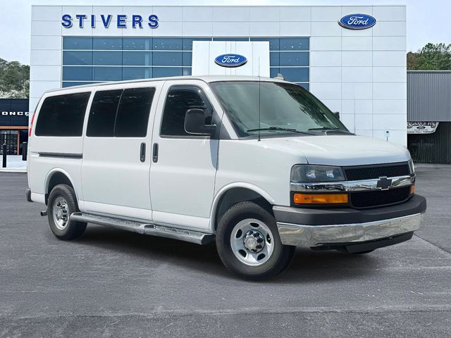Summit White 2016 Chevrolet Express 2500 LT RWD Van Rear-Wheel Drive 6-Speed Automatic Overdrive