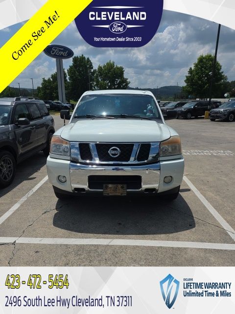 Glacier White 2015 Nissan Titan Pickup Truck Four-Wheel Drive 5-Speed Automatic