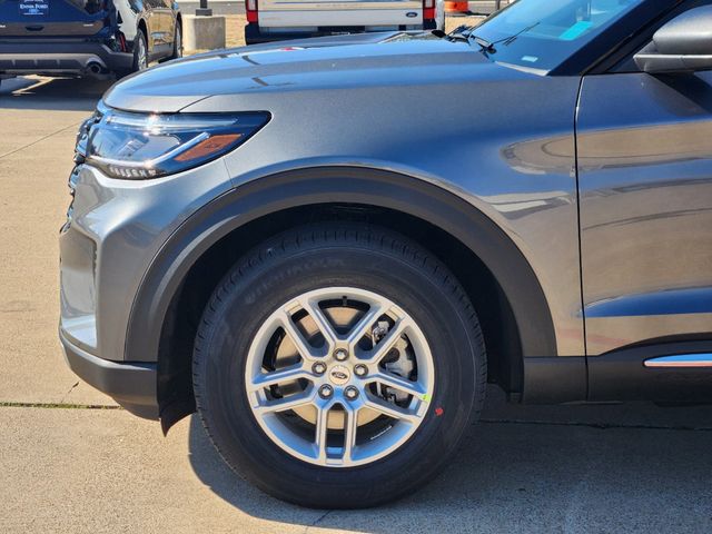 2025 Ford Explorer Active photo