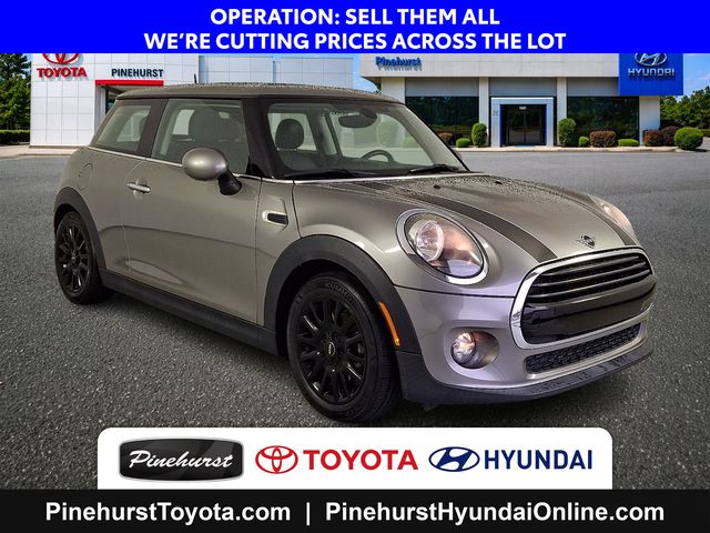 Silver 2019 MINI Cooper 2-Door Hatchback FWD Hatchback Front-Wheel Drive 6-Speed Automatic
