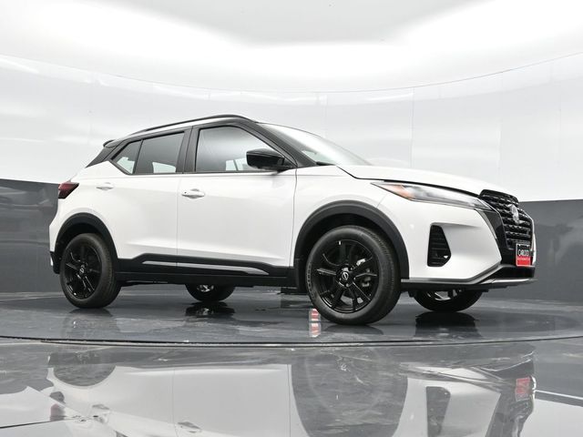 2024 Nissan Kicks SR 31