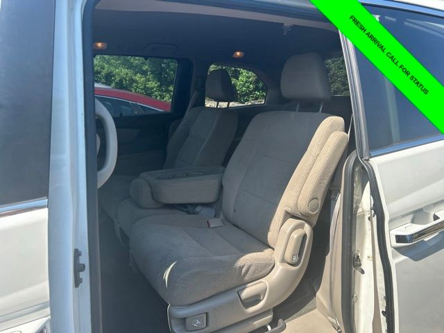 Used 2016 White Diamond Pearl Honda EX image 14