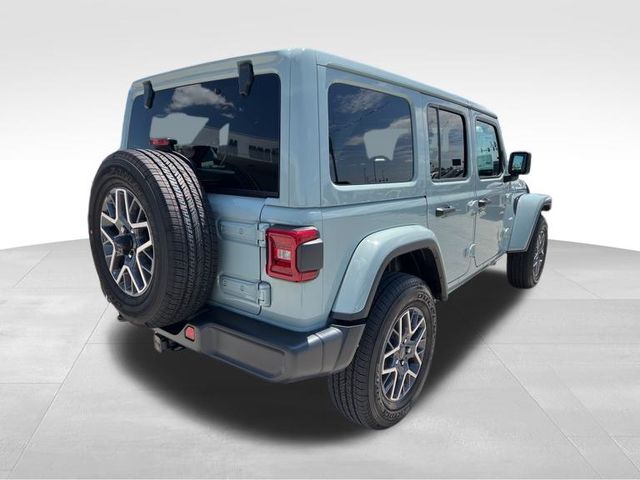 2024 Jeep Wrangler Sahara 13