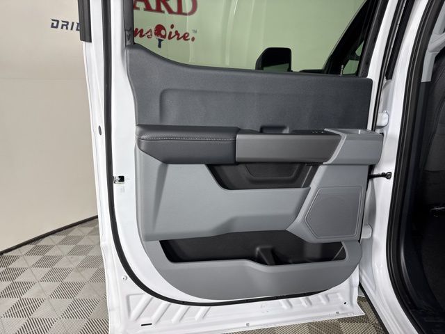 2025 Oxford White Ford Super Duty F-350 SRW XLT 4X4 Truck