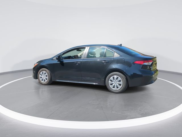 Used 2022 Black Toyota L image 5