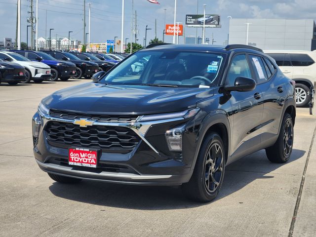 2025 Chevrolet Trax LT - 2