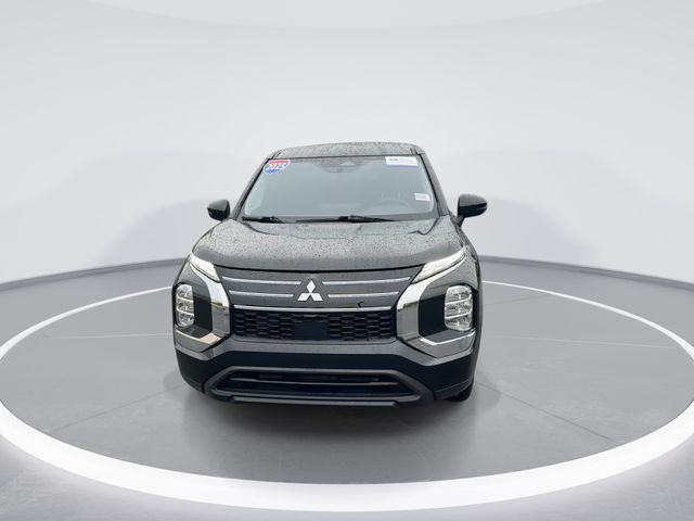 Used 2025  Mitsubishi ES image 2