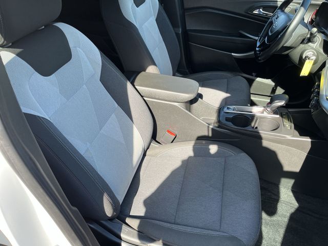 Used 2024 White Chevrolet 1RS image 25