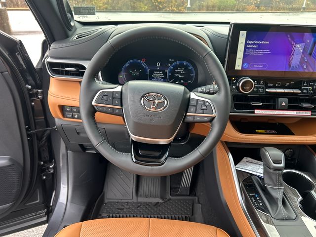 new 2025 Toyota Highlander Hybrid car, priced at $57,546