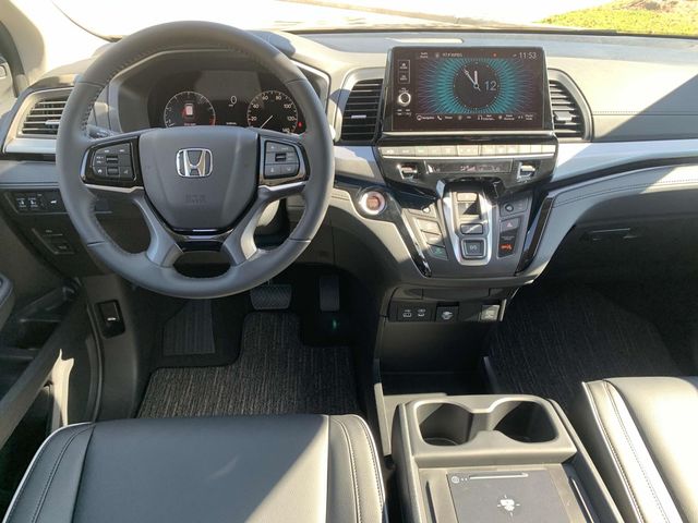 2025 Honda Odyssey Touring 2