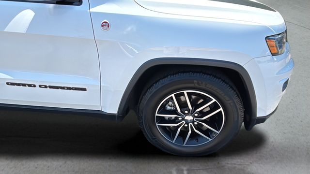 Used 2017 White Jeep Trailhawk image 35