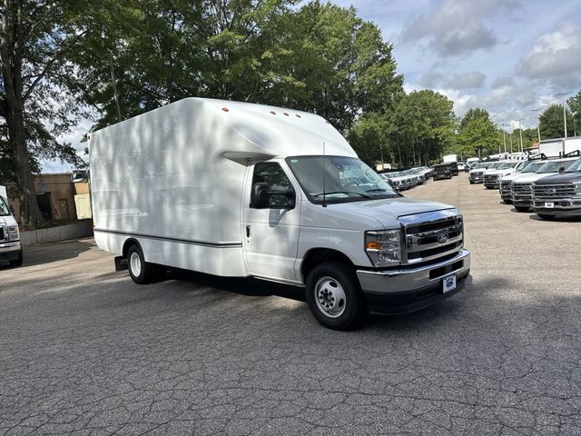 New 2027 White Ford 16FT BOX/RAMP image 2