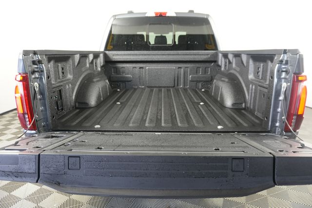 New 2026 Gray Ford Platinum image 32