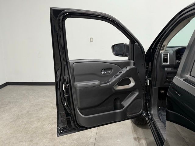 2022 Nissan Frontier SV photo