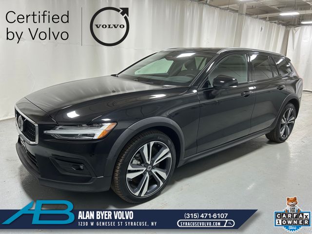 Onyx Black Metallic 2025 Volvo V60 Cross Country B5 Plus AWD Wagon All-Wheel Drive Automatic