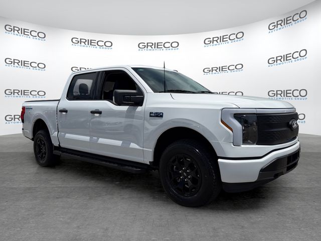 Oxford White 2025 Ford F-150 Lightning Pickup Truck All-Wheel Drive Automatic