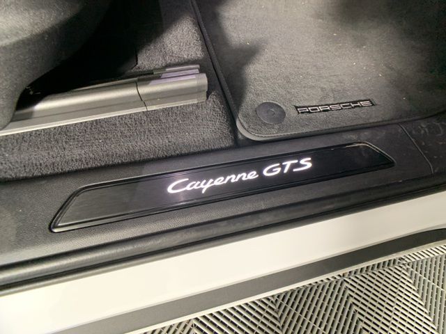 2022 Porsche Cayenne GTS 34