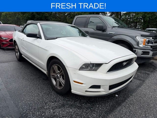 Performance White 2013 Ford Mustang Convertible Rear-Wheel Drive 6-Speed Automatic