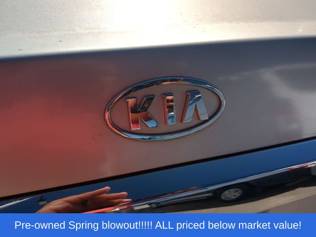 Used 2005 Gray Kia  image 11