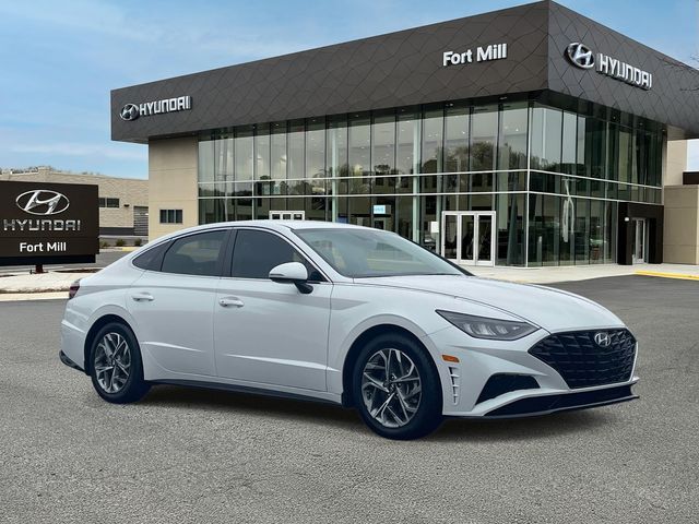 Quartz 2022 Hyundai Sonata Sedan Front-Wheel Drive 8-Speed Automatic