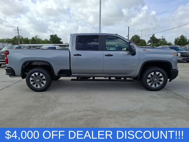 2026 Chevrolet Silverado 2500HD Custom — photo 8