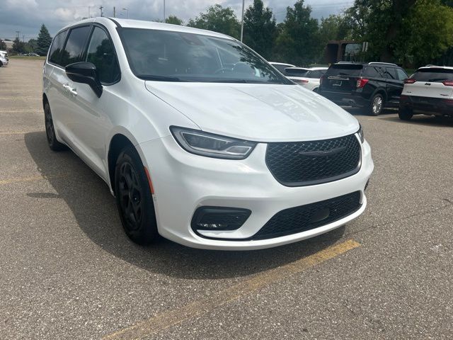  2024 Chrysler Pacifica Hybrid S Appearance FWD   