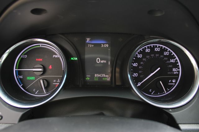 Used 2019 White Toyota SE image 12