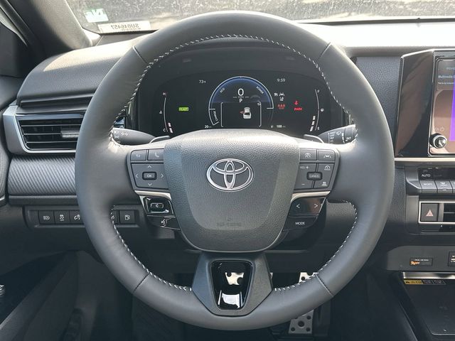 2025 Toyota Camry SE 8