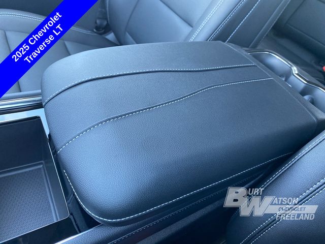 2025 Chevrolet Traverse LT photo