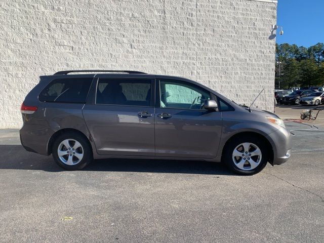 2011 Toyota Sienna LE 8-Passenger photo