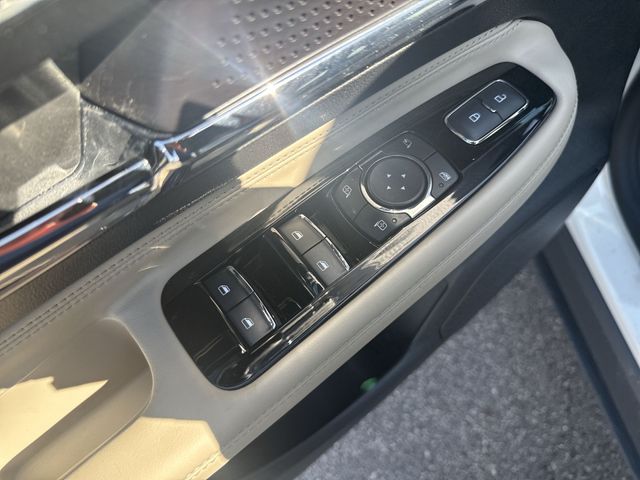 Certified Used 2025 White Lincoln Premiere image 17