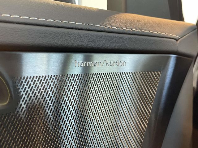 New 2026 Black Volvo B6 Plus 7-Seater image 37