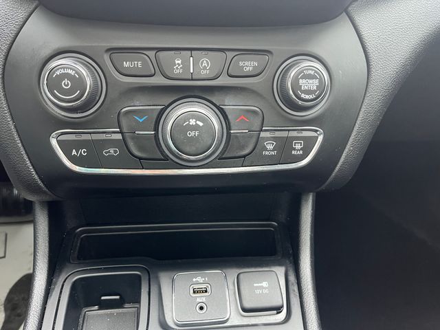 Used 2019 Jeep Cherokee For Sale in Grove City, OH