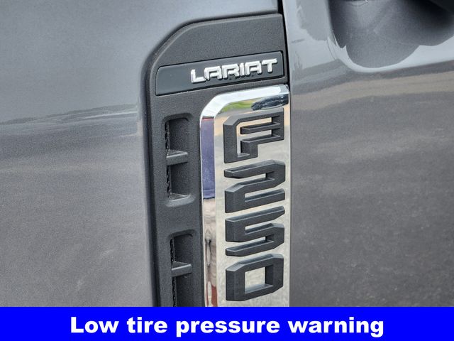 2025 Ford F-250SD Lariat photo