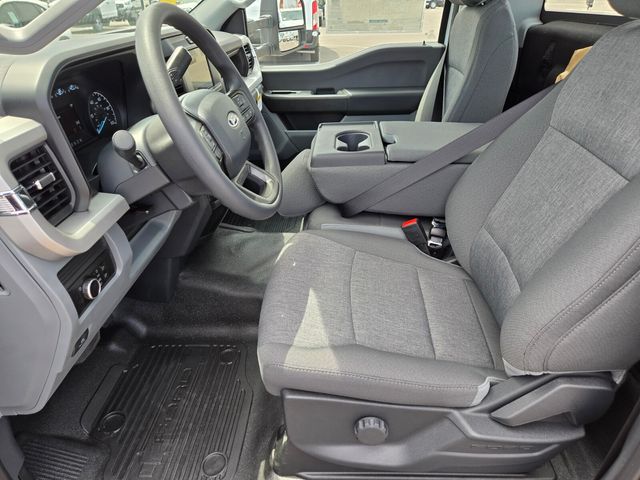 New 2025 Ford Super Duty F-450 Chassis Regular Cab (DRW) 169" Wheelbase XL