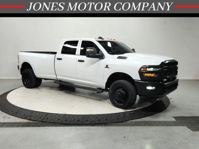 Bright White Clearcoat 2025 RAM 3500 Pickup Truck Four-Wheel Drive 8-Speed Automatic