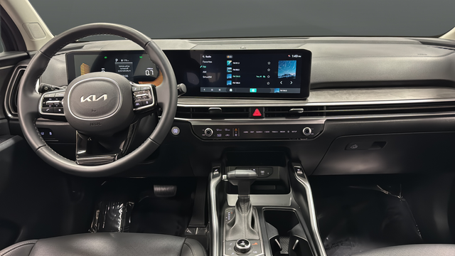 Used 2025 Black Kia X-Line EX image 11