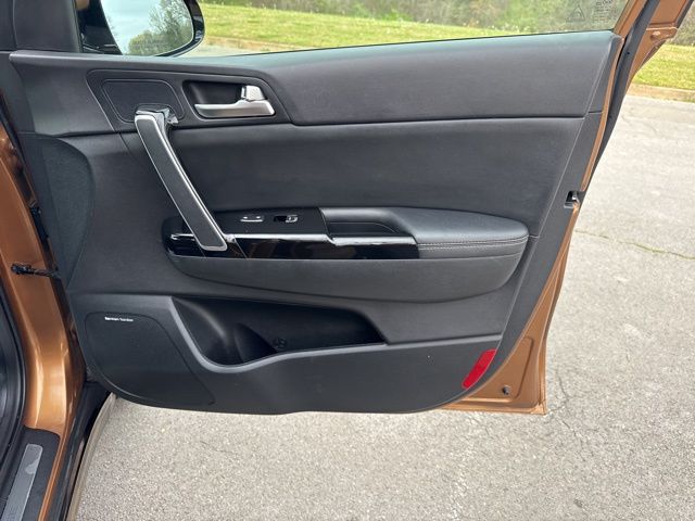 Used 2021 Brown Kia SX image 9