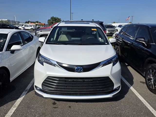 Used 2024 Toyota Sienna Van