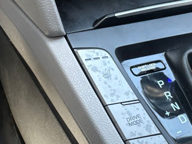 Used 2018 Blue Hyundai Value Edition image 22