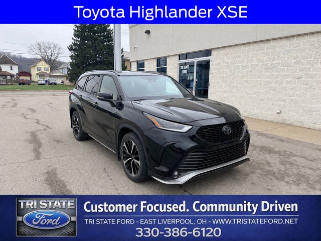 Midnight Black Metallic 2022 Toyota Highlander XSE AWD SUV / Crossover All-Wheel Drive 8-Speed Automatic