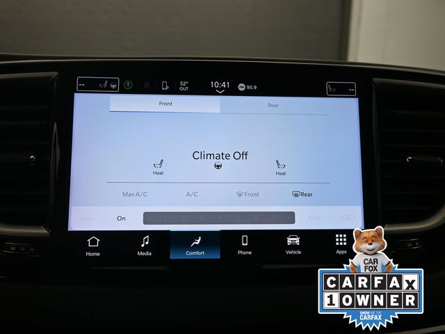 2023 Chrysler Pacifica Touring L photo