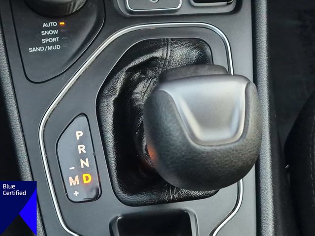 Used 2020 Silver Jeep Latitude image 26