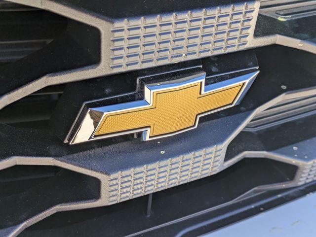 2025 Chevrolet Silverado 1500 WT photo