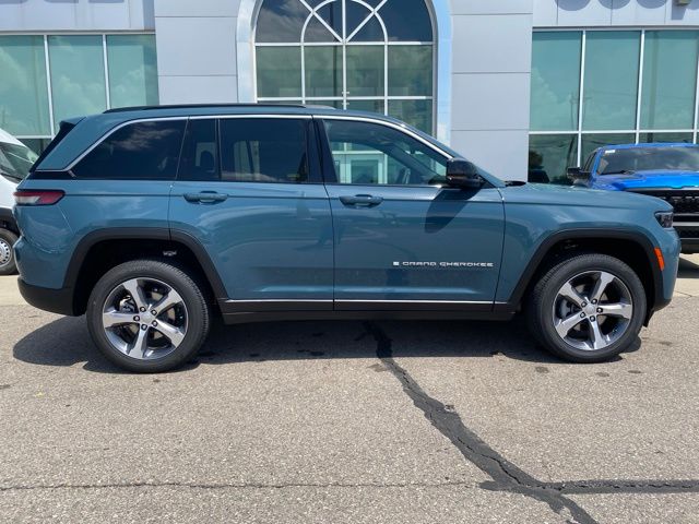 2026 Jeep Grand Cherokee Limited - Steel Blue exterior view 4