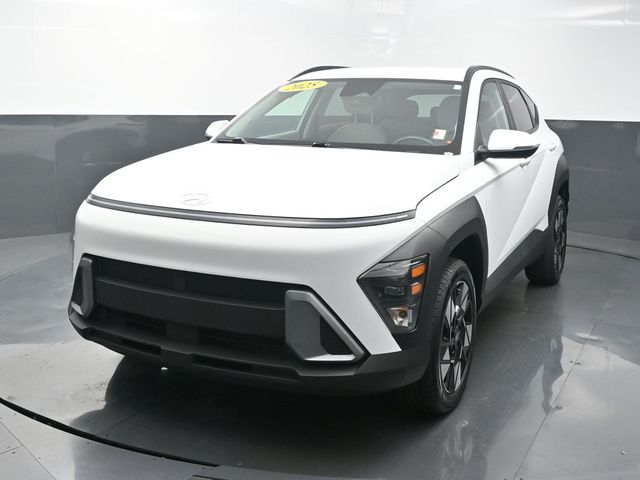 Atlas White 2025 Hyundai Kona SEL AWD SUV / Crossover All-Wheel Drive Continuously Variable Transmission