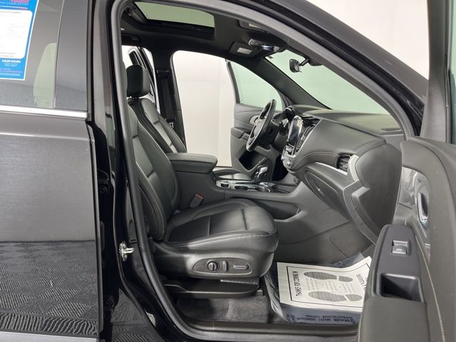 2022 Mosaic Black Metallic Chevrolet Traverse LT Leather AWD SUV